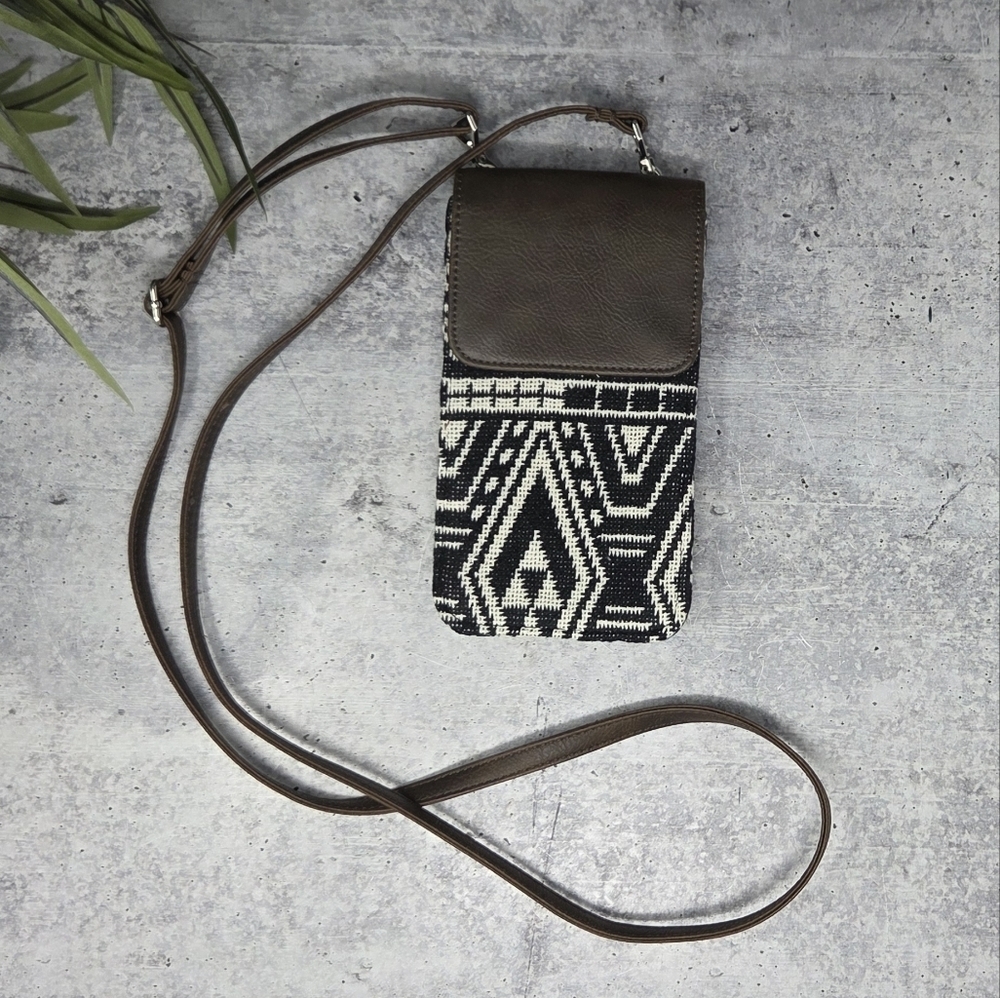 New Thirty-One Call Me Crossbody Phone Bag In Rio Weave Aztec